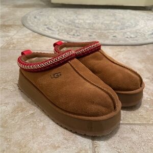 UGG Platform Tasman - Size 7